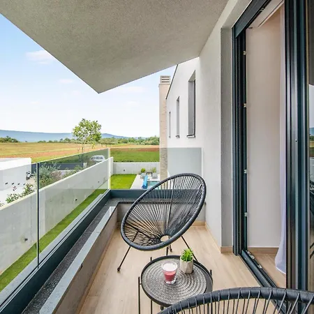 Holiday home 4 Bedroom Beautiful In *