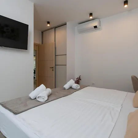 4 Bedroom Beautiful In Rebici