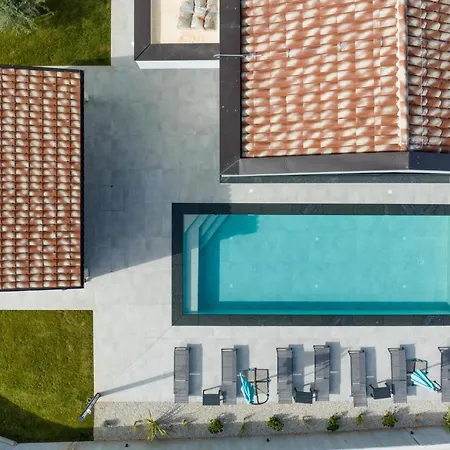 Σπίτι διακοπών 4 Bedroom Beautiful In *