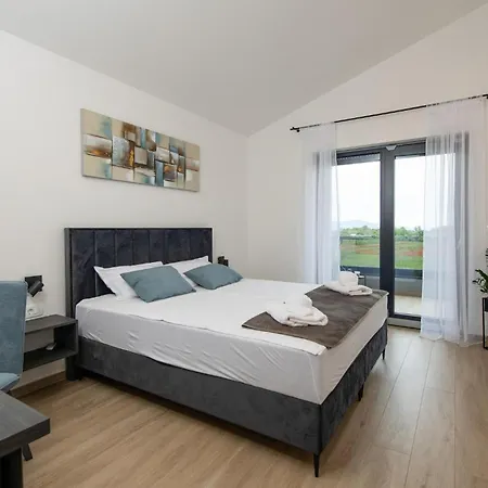 Holiday home 4 Bedroom Beautiful In *
