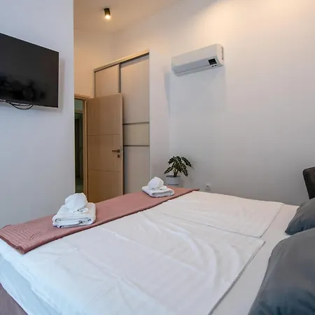 4 Bedroom Beautiful In