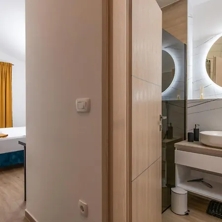 4 Bedroom Beautiful In Σπίτι διακοπών *